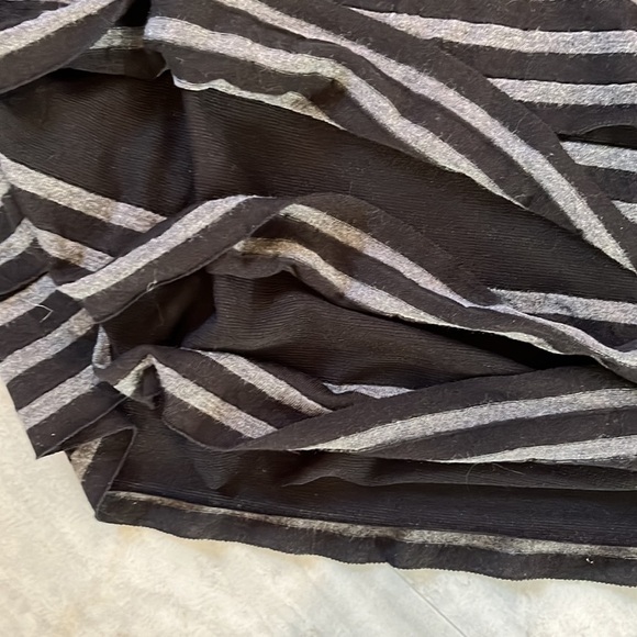 Fire Los Angeles  skirt  Black/gray Striped  Layers of gathered ruffles  Size M - Picture 5 of 6